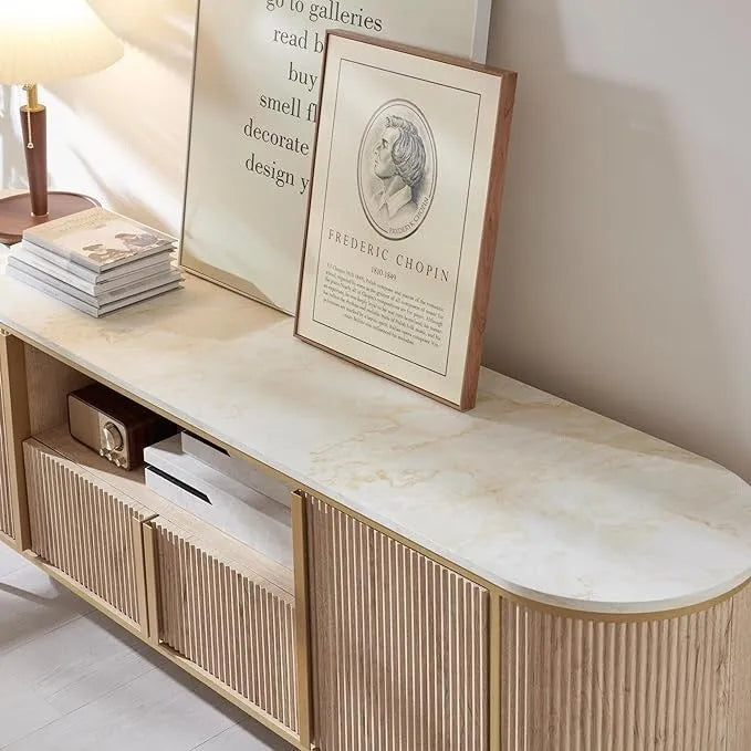 Moderní luxusní televizní stolek, centrum domácí zábavy s horní deskou z imitace mramoru