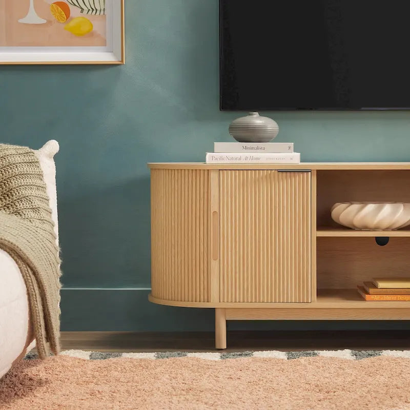 Moderner geriffelter 60-Zoll-TV-Ständer mit abgerundeten Kanten